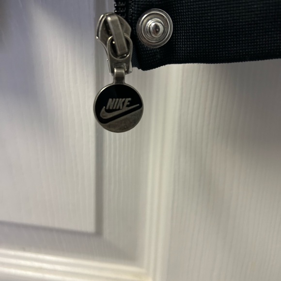 Ladies Nike Jacket - Picture 4 of 8